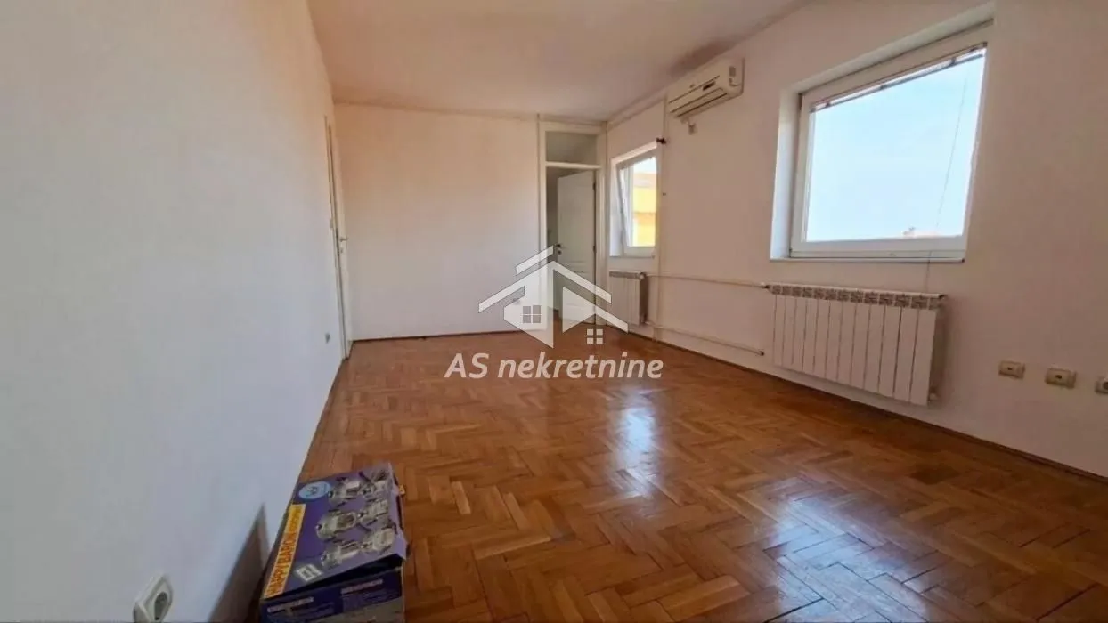 Prodaja, dvosoban stan, 50m², Žarkovo, Beograd