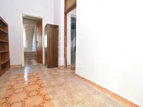 Prodaja, kuća, 240m², Dahna, Podgorica - image 36