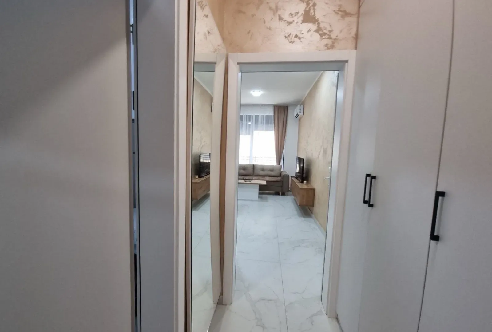 Rent, studio apartment, 25m², Bečići, Budva