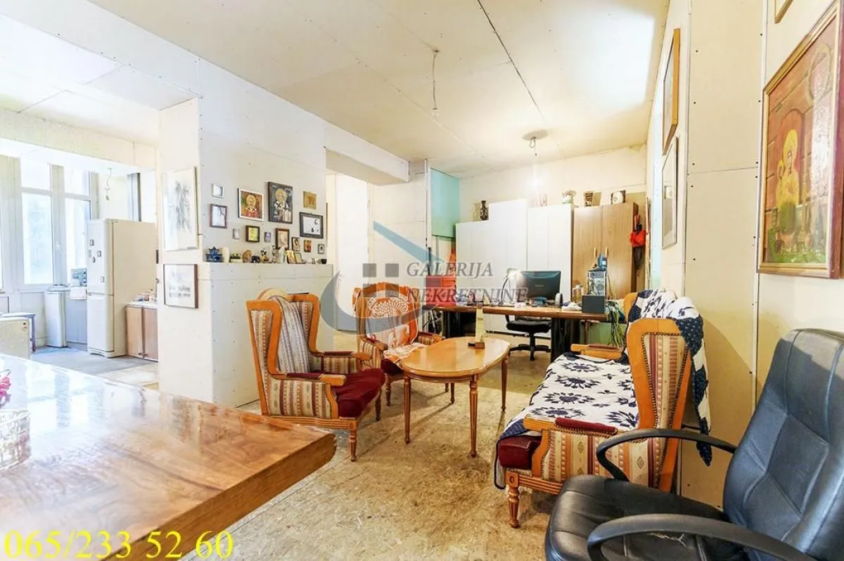 Sale, two bedroom apartment, 86m², Kalenić Pijaca, Vračar Sve Podlokacije