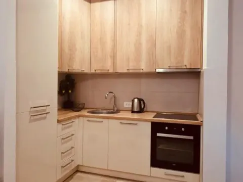 Izdavanje, jednosoban stan, 75m², Tivat, Crna Gora - image 8