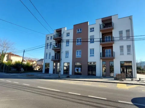 Izdavanje, poslovni prostor, 40m², Zagorič, Podgorica - image 2