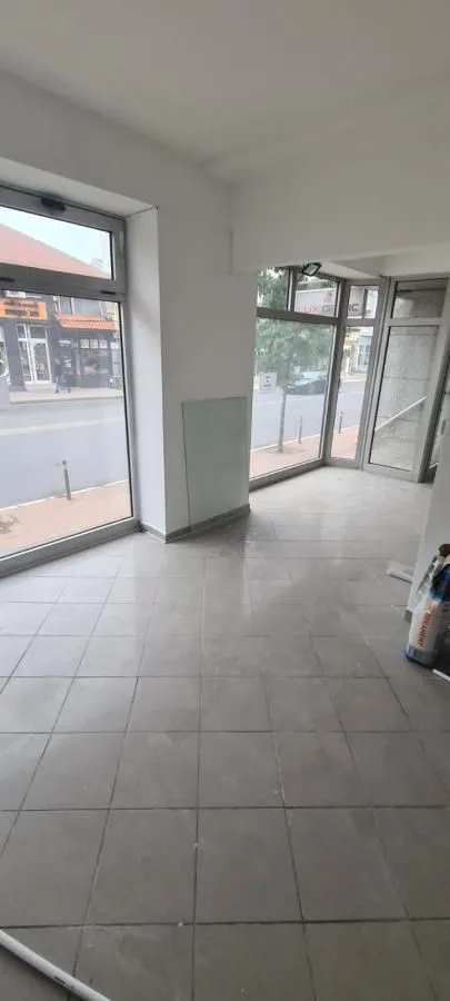 Izdavanje,  poslovni prostor, 40m2, Crveni Pevac, Niš
