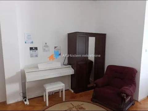 Izdavanje, trosoban stan, 80m², Savski Venac, Beograd - image 5