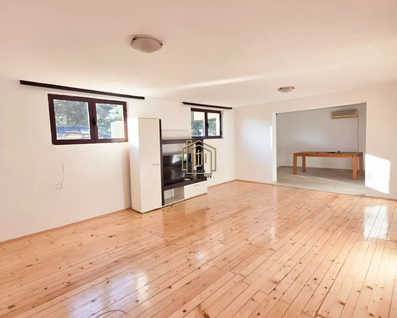 Prodaja, kuća, 350m², Zlatica, Podgorica