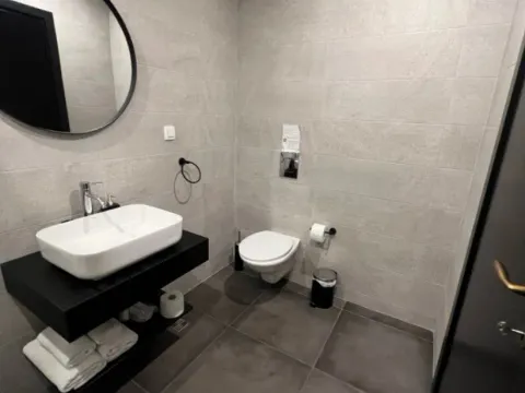 Izdavanje, garsonjera, 36m², Soho City, Bar - image 6