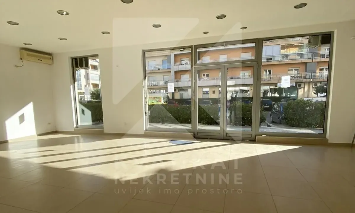Rent, office space, 145m², City Kvart, Podgorica