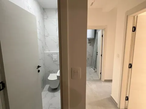 Prodaja, dvosoban stan, 65m², Stari Aerodrom, Podgorica - image 8