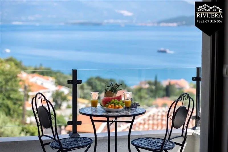 Prodaja, kuća, 323m², Đenovići, Herceg Novi