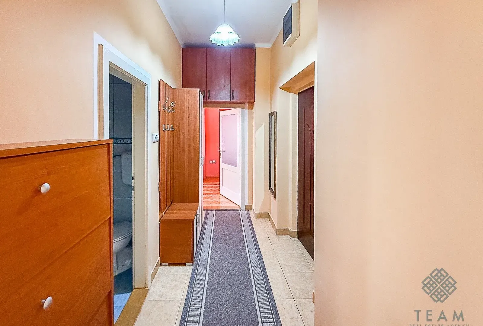 Izdavanje, kuća, 52m², Centar, Podgorica