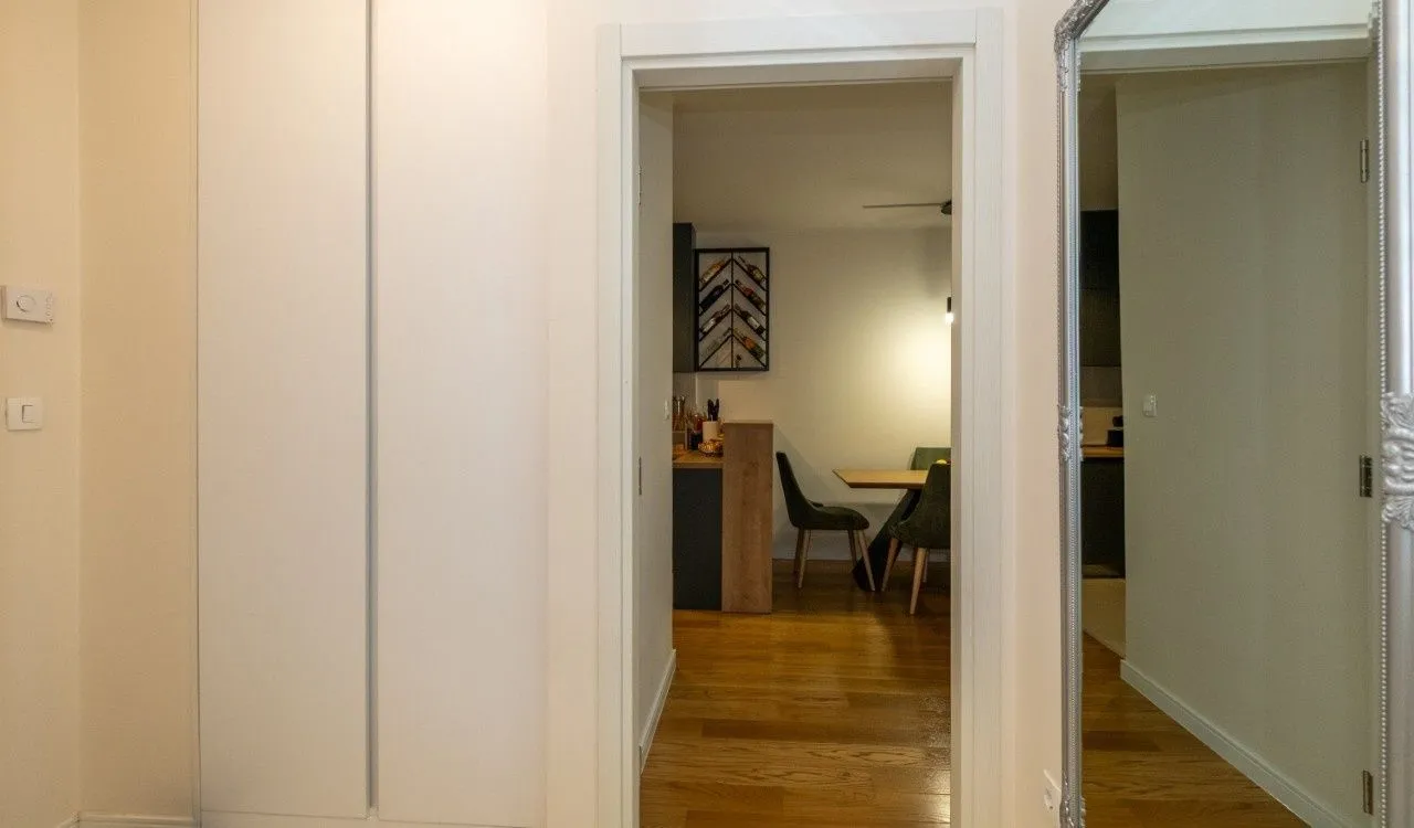 Prodaja, jednosoban stan, 70m², Central Point, Podgorica