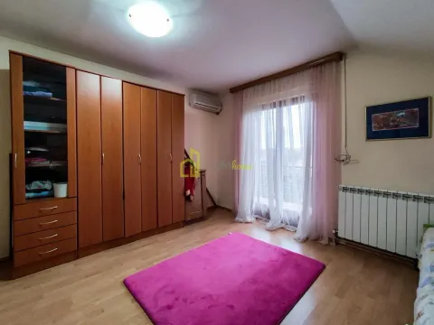 Prodaja, kuća, 180m², Donja Gorica, Podgorica - image 24