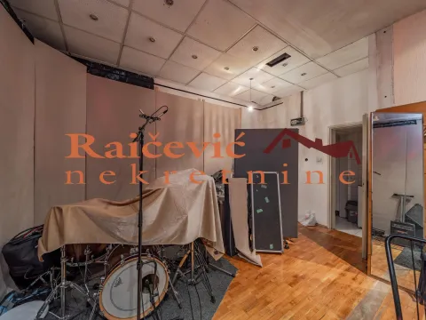 Prodaja, poslovni prostor, 45m², Centar, Stara Pazova - image 11