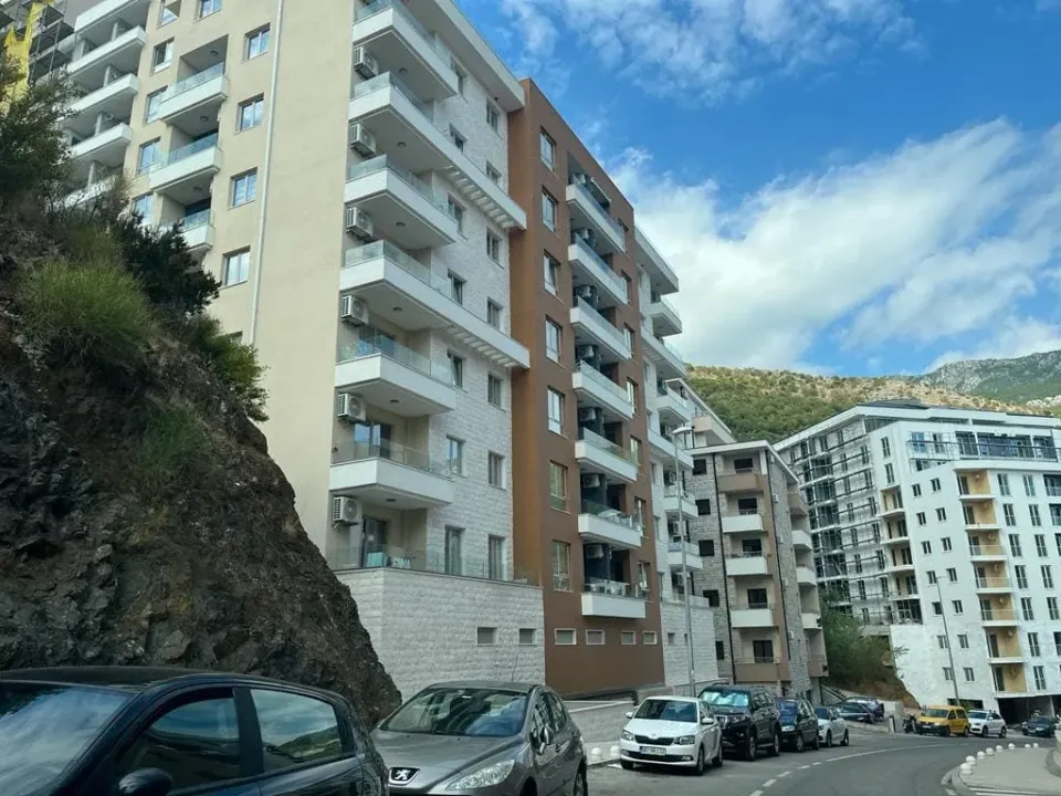 Sale, two bedroom apartment, 55m², Bečići, Budva