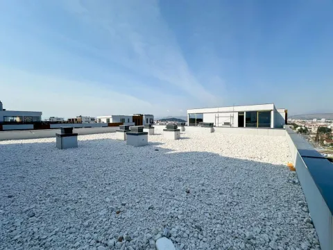 Rent, two bedroom apartment, 89m², Stari Aerodrom, Podgorica - image 12