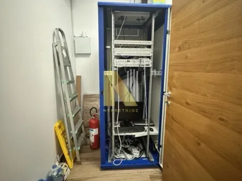 Izdavanje, poslovni prostor, 361m², Novo naselje, Novi Sad - image 12