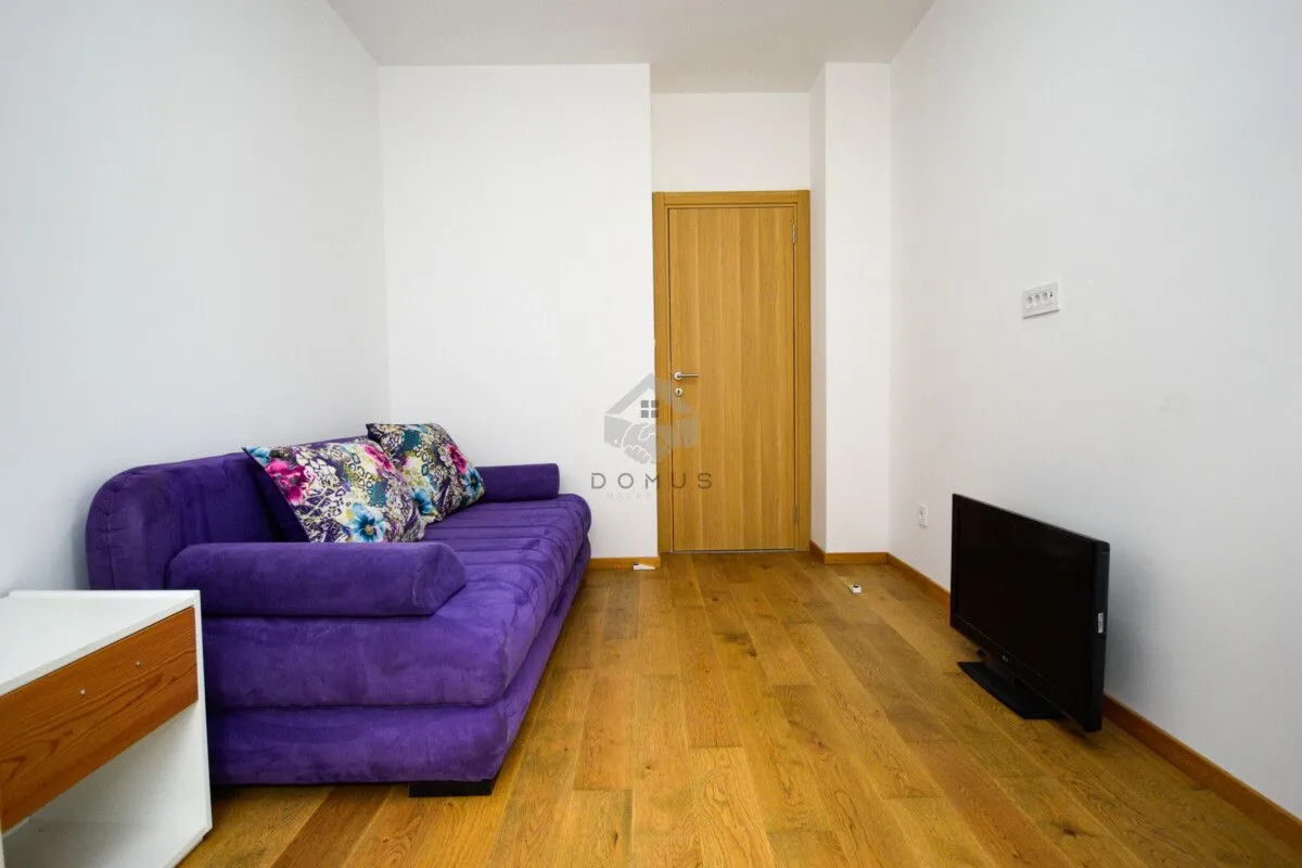 Izdavanje, dvosoban stan, 58m², Pobrežje, Podgorica