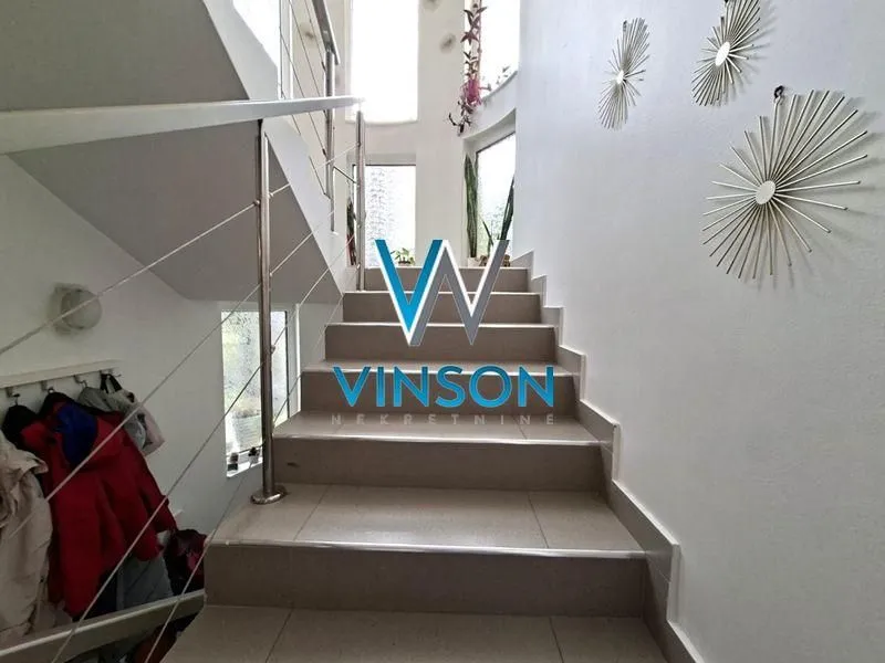Prodaja, kuća, 270m², Petrovaradin, Novi Sad