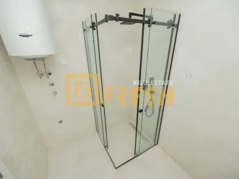 Sale, two bedroom apartment, 72m², Bečići, Budva - image 9