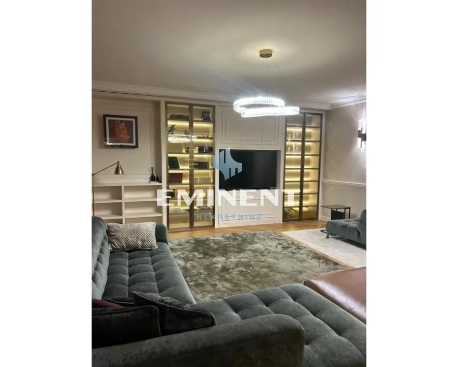 Izdavanje, četvorosoban stan, 180m², Novi Beograd Blok 22, Novi Beograd Sve Podlokacije