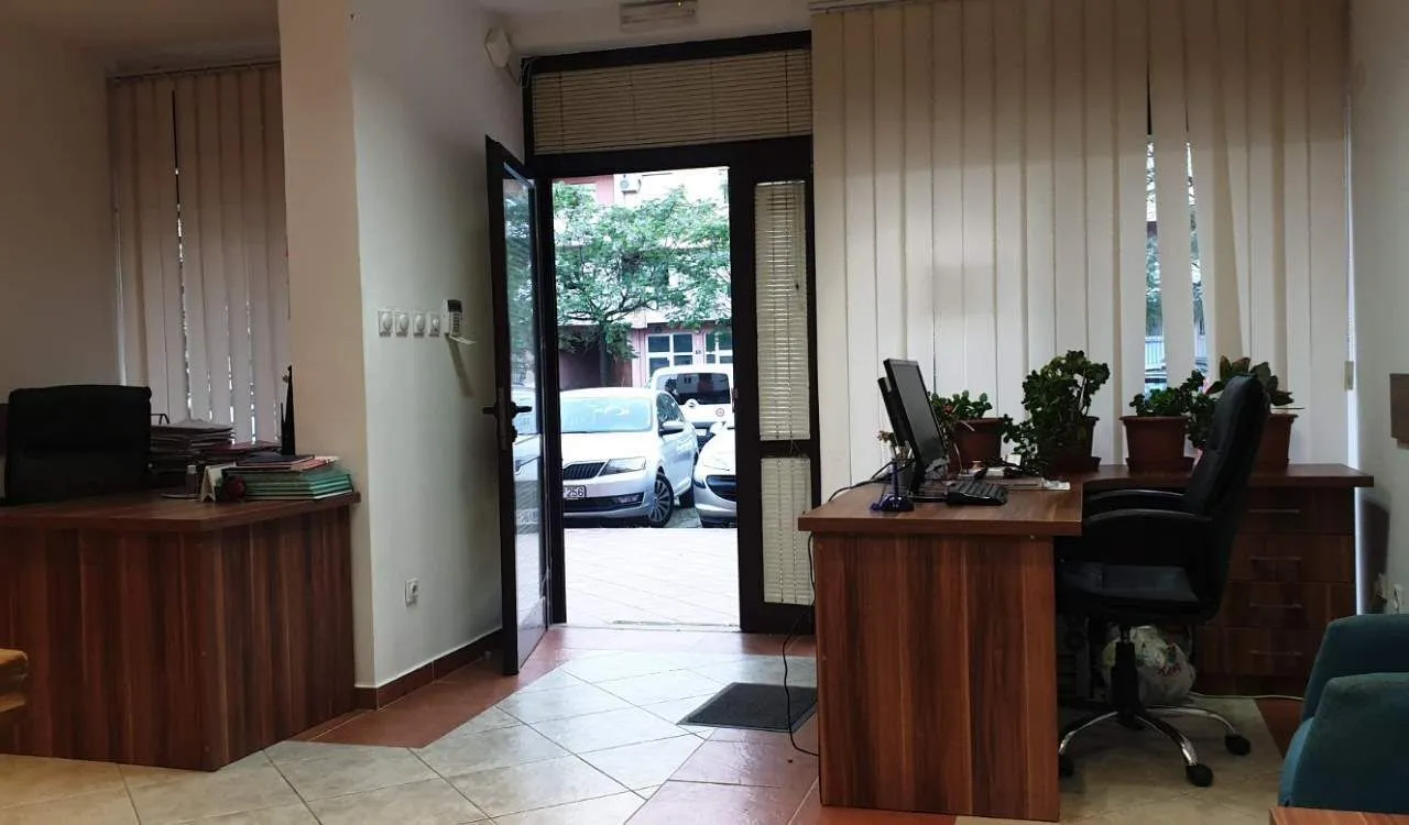 Izdavanje, poslovni prostor, 81m², Podgorica, Crna Gora