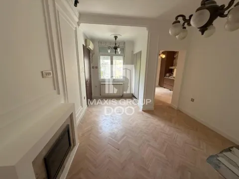 Izdavanje, trosoban stan, 80m², Slavija, Vračar Sve Podlokacije - image 2