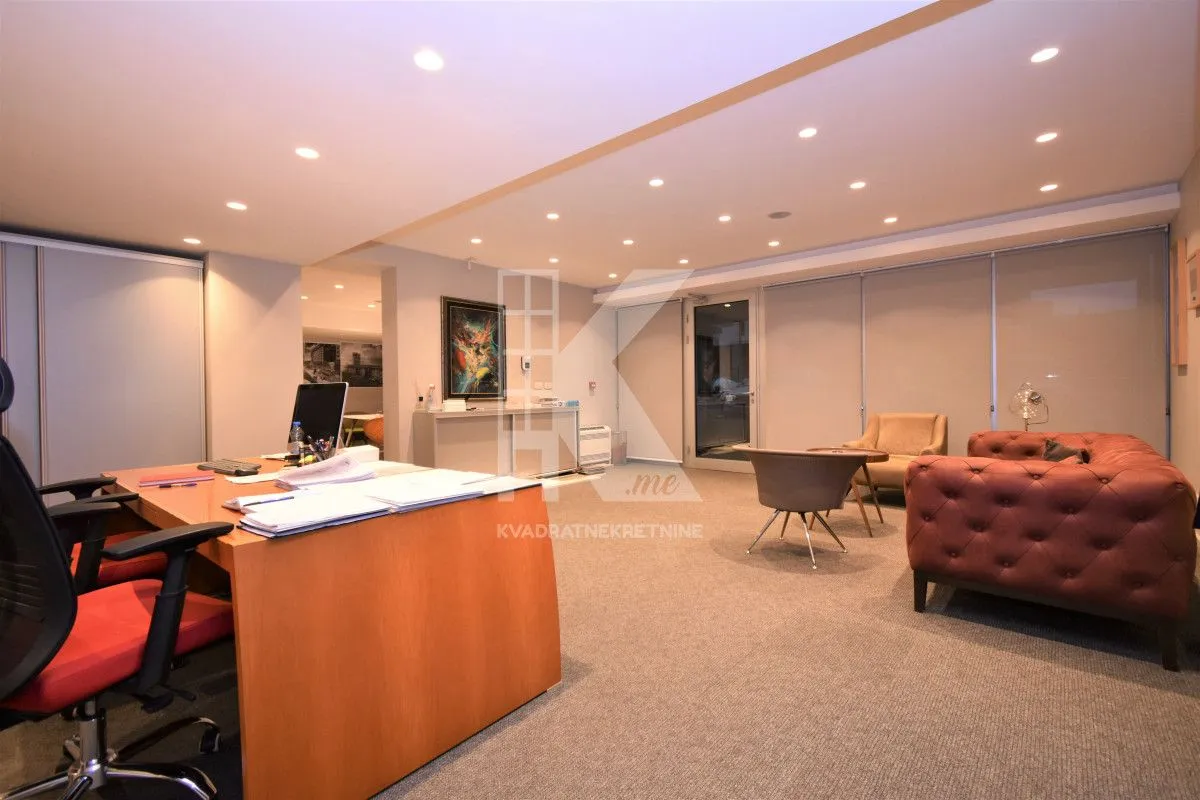 Rent, office space, 177m², City Kvart, Podgorica