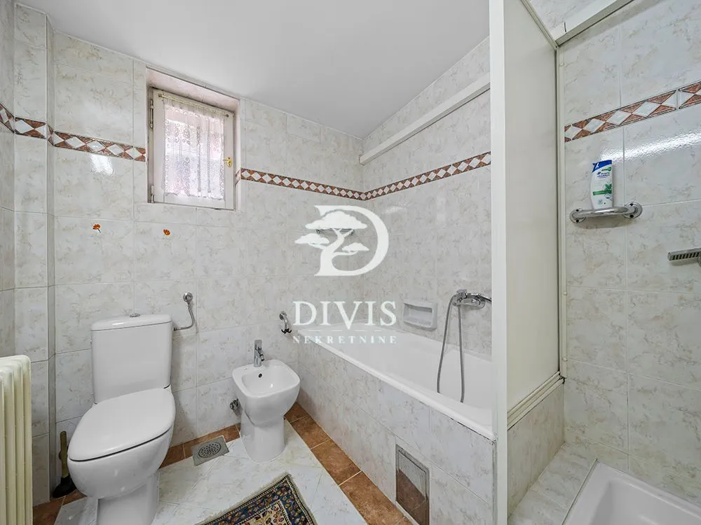 Sale, house, 237m², Vračar Sve Podlokacije, Beograd