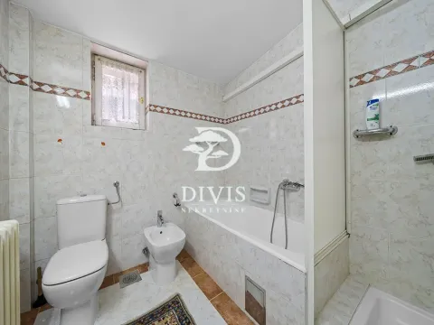 Sale, house, 237m², Vračar Sve Podlokacije, Beograd - image 13