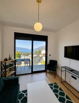 Rent, one bedroom apartment, 50m², Tivat, Crna Gora - image 3