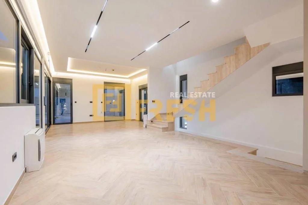 Sale, house, 240m², Budva, Crna Gora