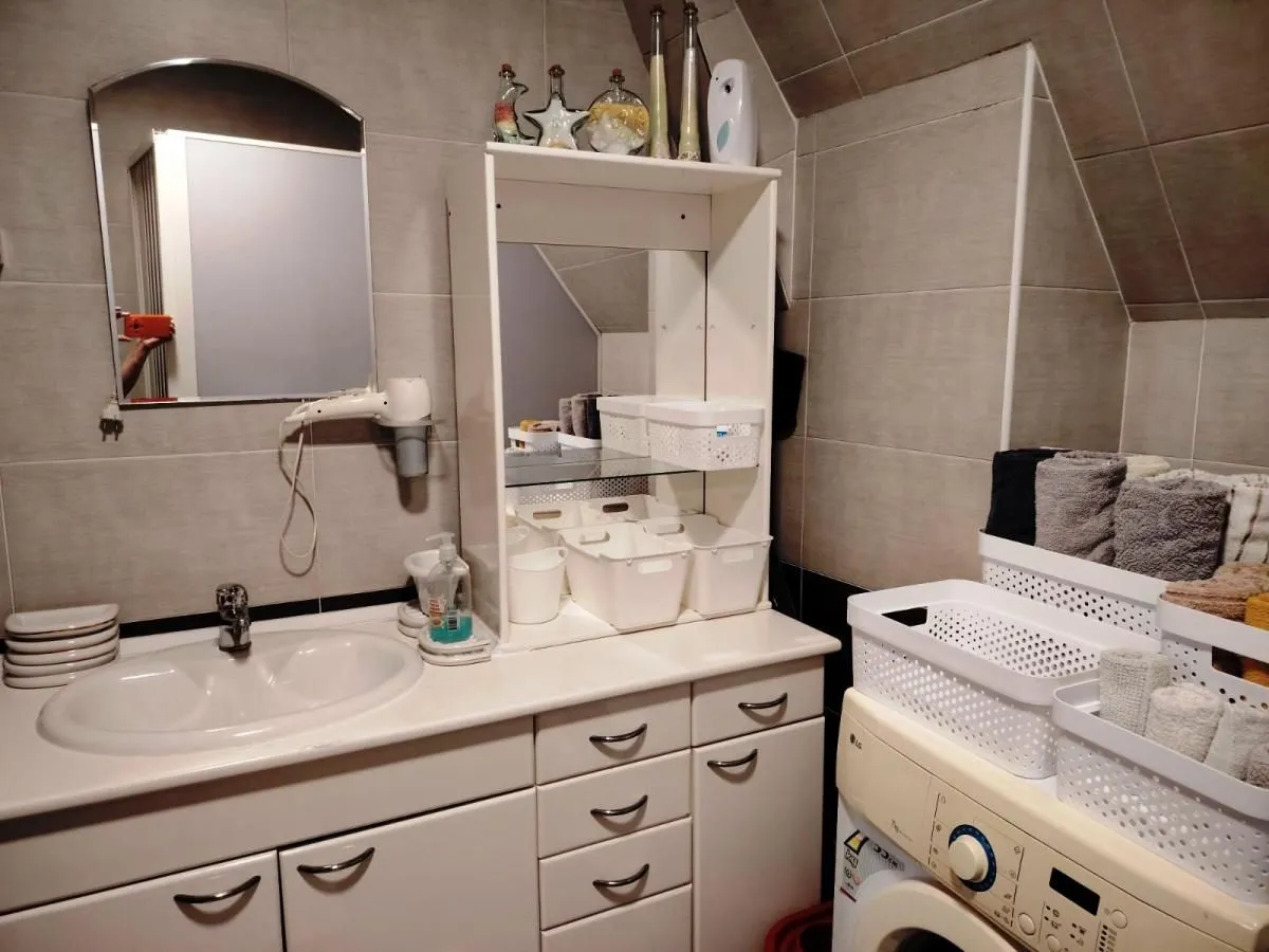 Izdavanje, trosoban stan, 90m², Centar, Niš
