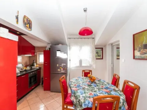 Sale, four bedroom apartment, 180m², Gomila, Herceg Novi - image 9