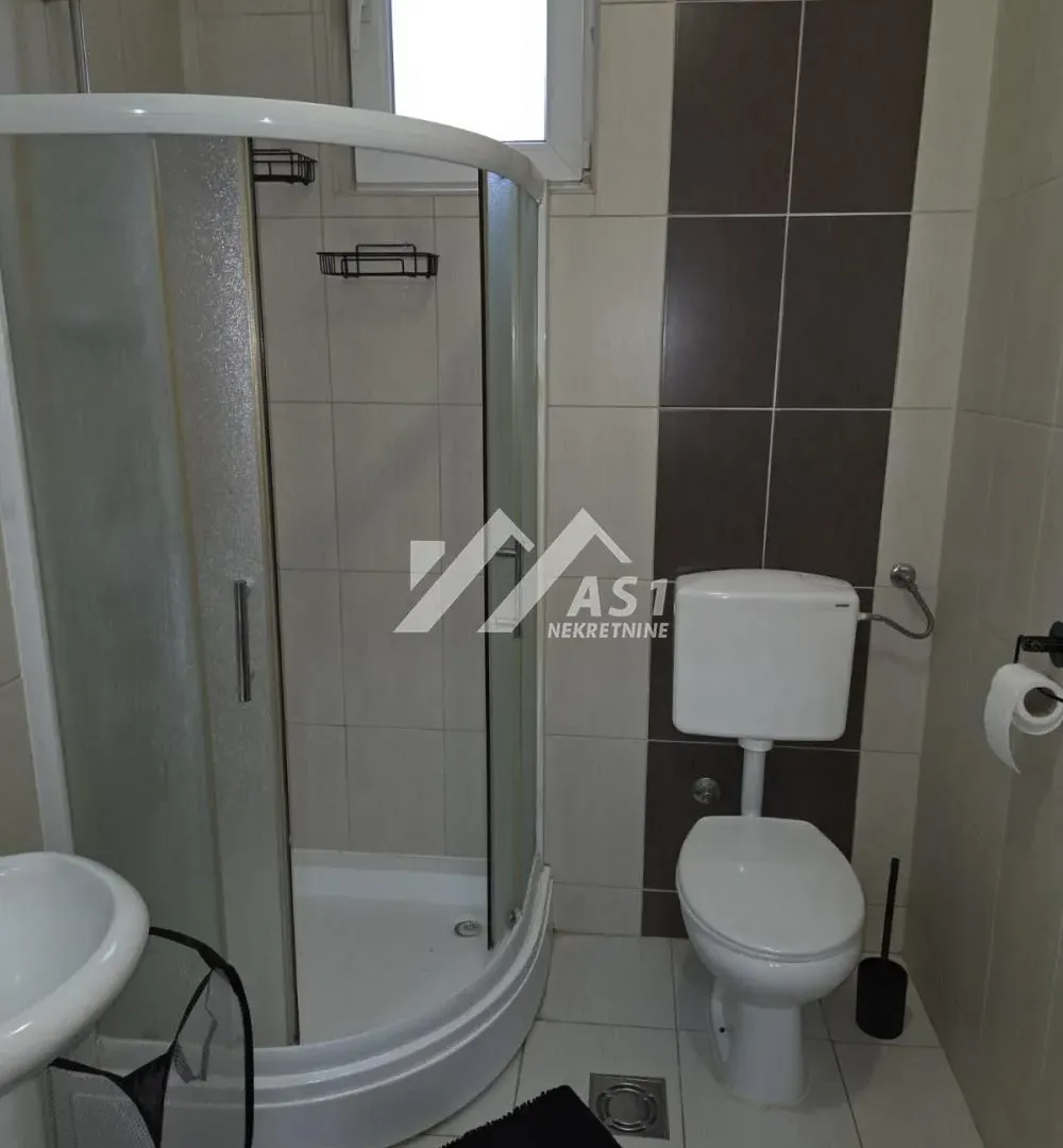 Izdavanje, stan, 25m², Bulevar Evrope, Novi Sad Sve Podlokacije