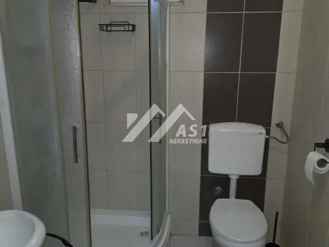Izdavanje, stan, 25m², Bulevar Evrope, Novi Sad Sve Podlokacije - image 5