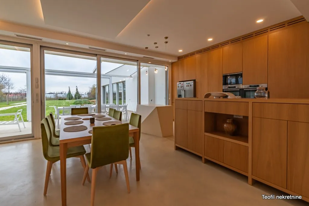 Prodaja, kuća, 380m², Belegiš, Stara Pazova