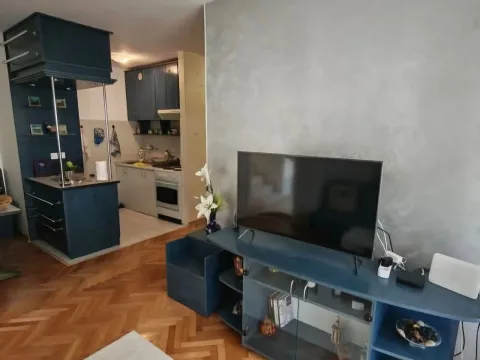 Rent, two bedroom apartment, 60m², Adok, Budva - image 1