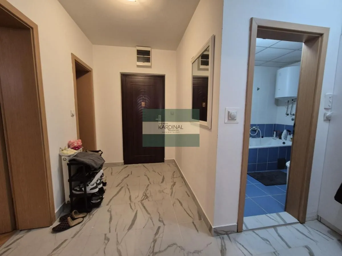 Prodaja, trosoban stan, 79m², Centar, Jagodina