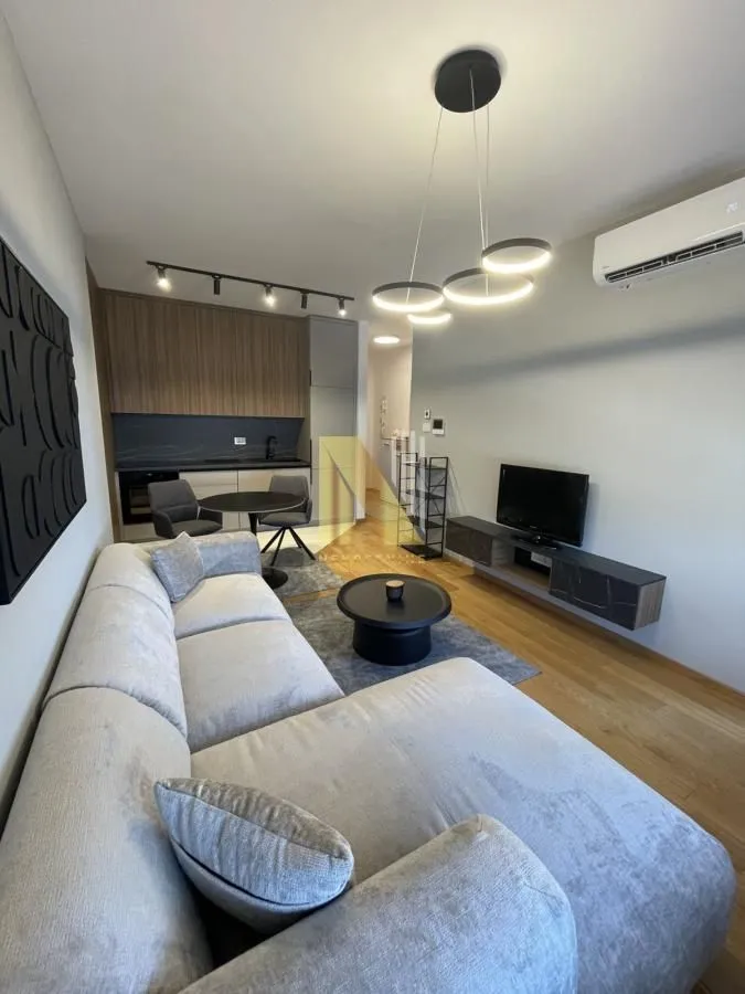 Izdavanje, jednosoban stan, 40m², Spens, Novi Sad Sve Podlokacije