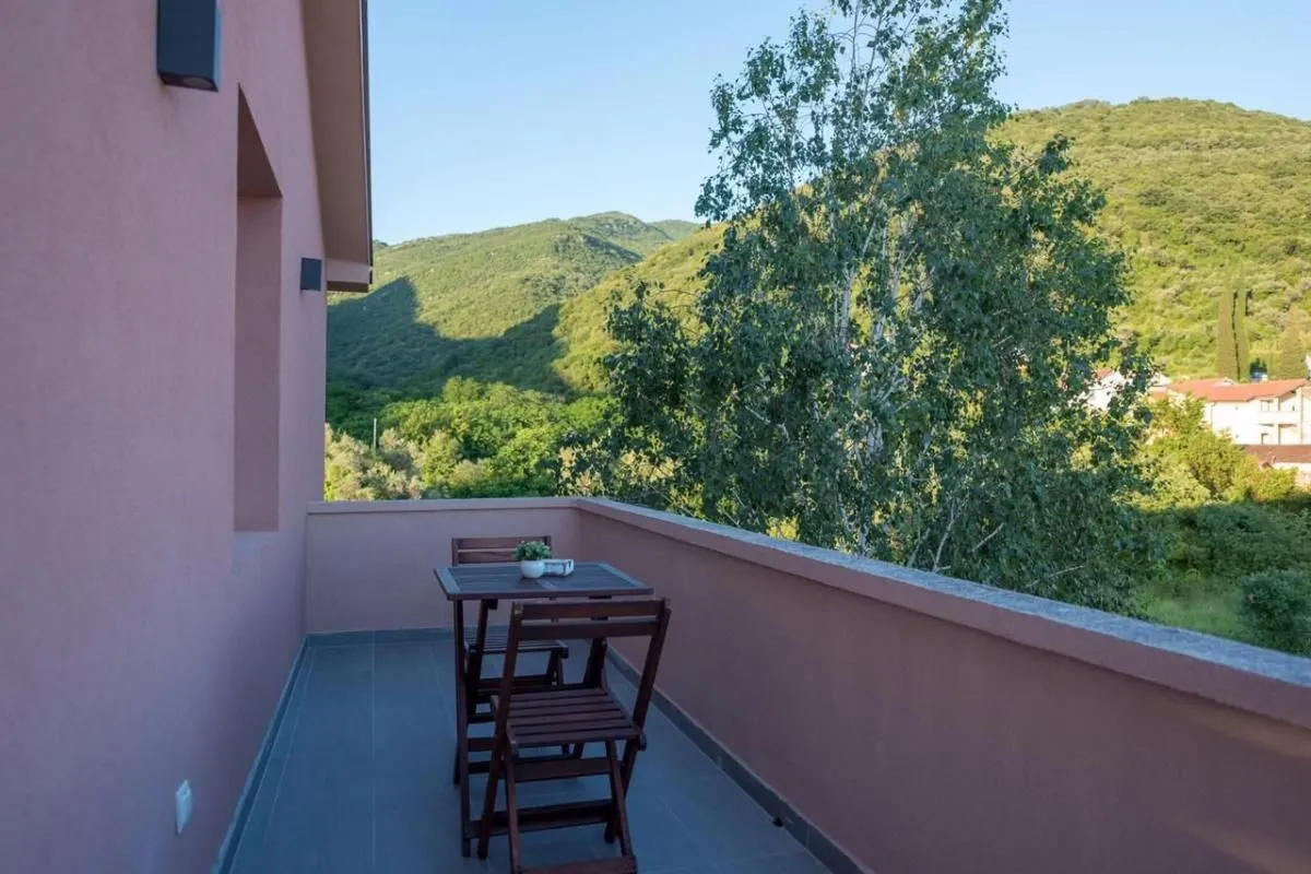 Rent, three bedroom apartment, 150m², Donja Lastva, Tivat
