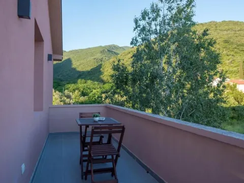 Izdavanje, trosoban stan, 150m², Donja Lastva, Tivat - image 10