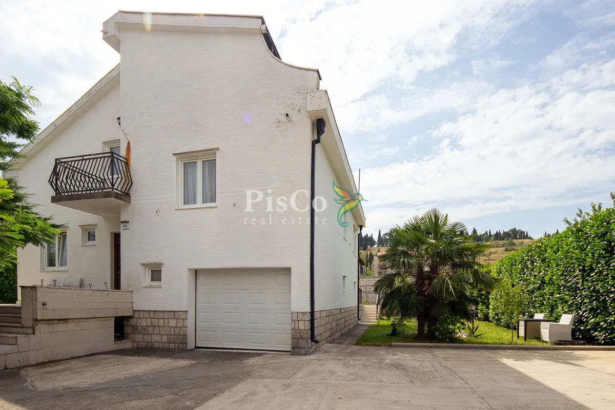 Izdavanje, kuća, 700m², Zagorič, Podgorica