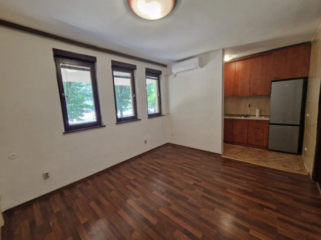 Izdavanje, poslovni prostor, 25m², Preko Morače, Podgorica