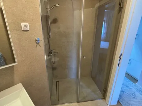 Izdavanje, dvosoban stan, 66m², Centar, Podgorica - image 10