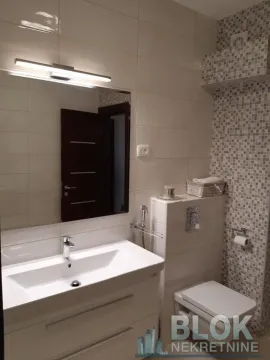 Izdavanje, dvosoban stan, 90m², Preko Morače, Podgorica - image 9