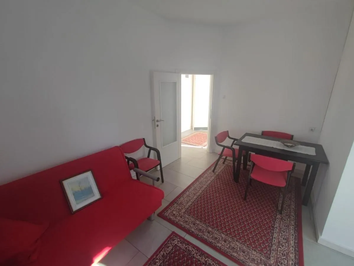 Rent, one bedroom apartment, 40m², Kalimanj, Tivat