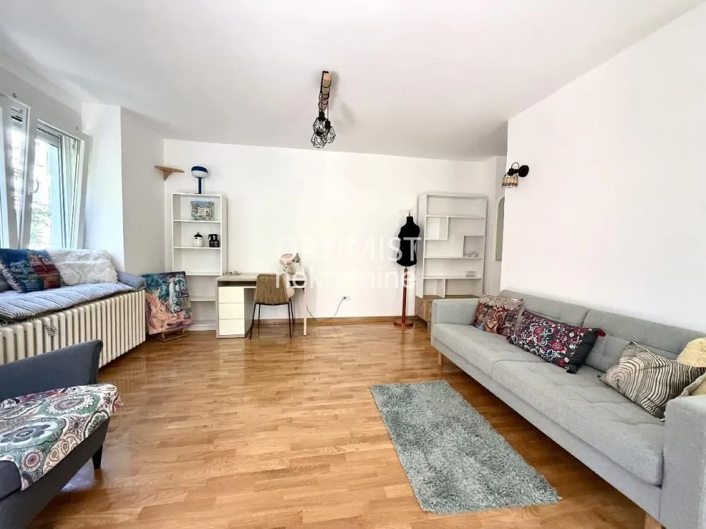 Izdavanje, dvosoban stan, 46m², Stari Grad, Beograd