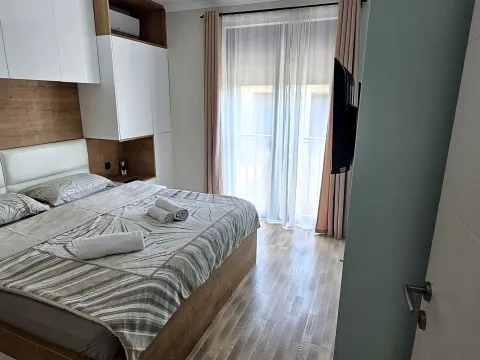 Izdavanje, dvosoban stan, 55m², Kalimanj, Tivat - image 12