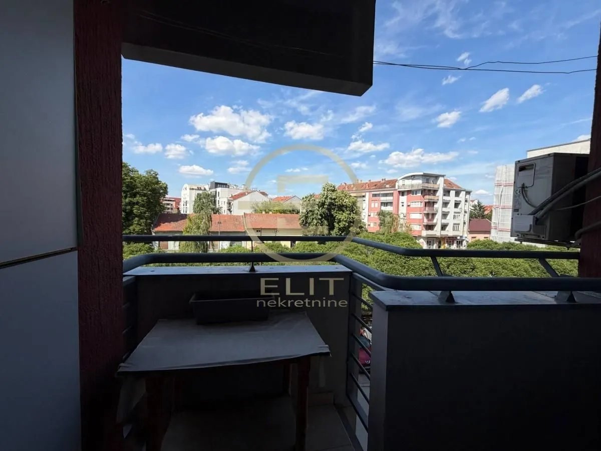 Izdavanje, dvosoban stan, 47m², Rotkvarija, Novi Sad Sve Podlokacije