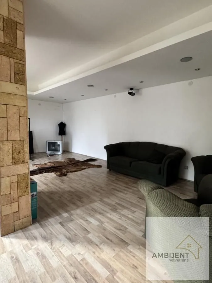 Prodaja, kuća, 203m², Novi Banovci, Stara Pazova